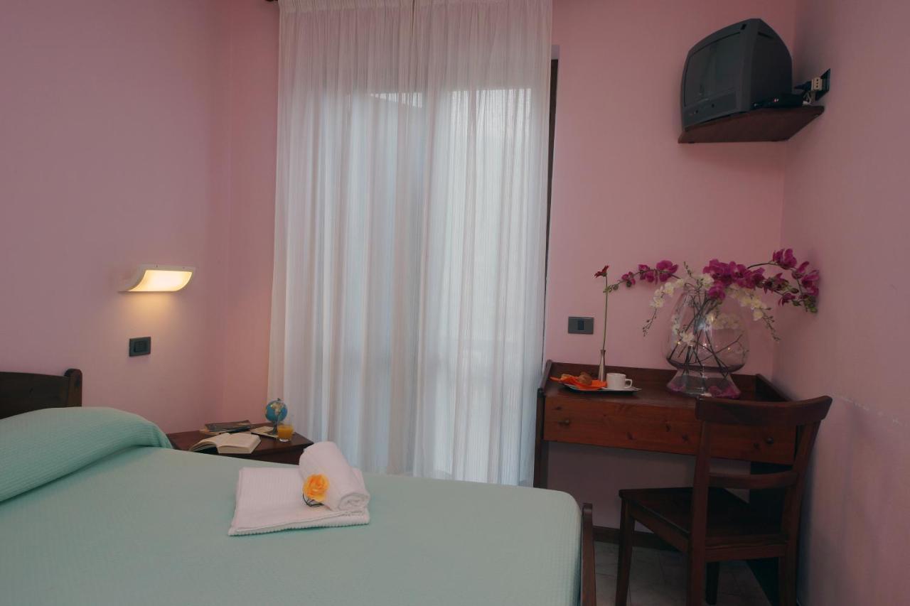 Hotel Garni Al Poggio Tignale Exteriér fotografie