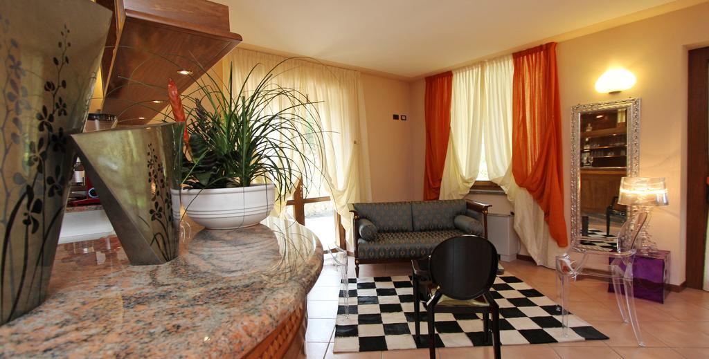 Hotel Garni Al Poggio Tignale Exteriér fotografie